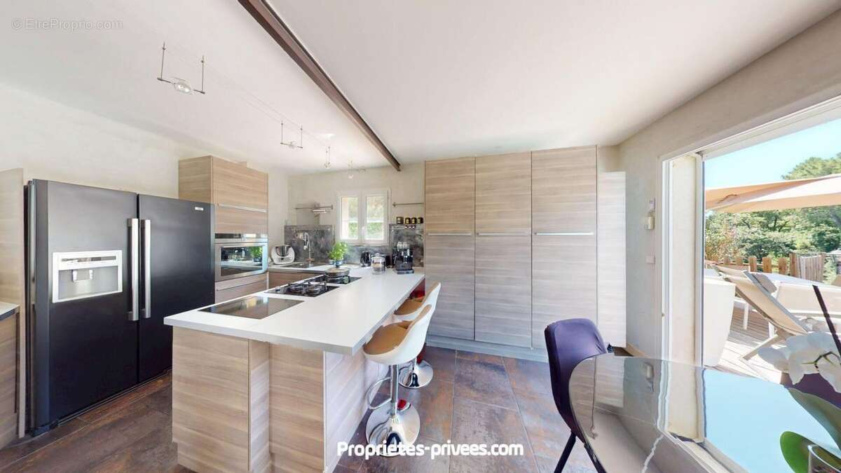 Maison à MONTAUROUX