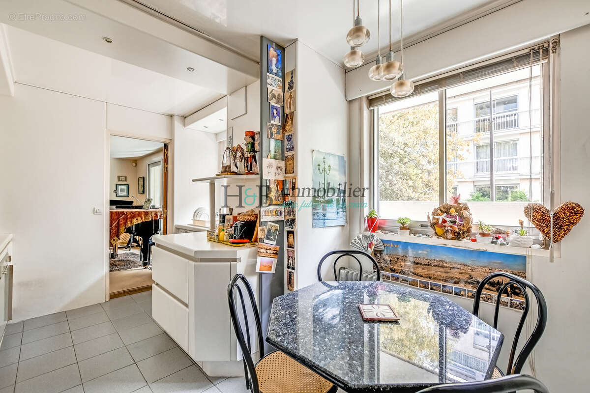 Appartement à PARIS-11E