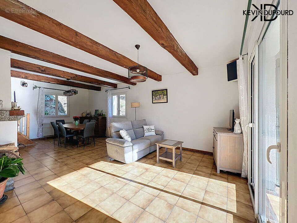 Maison à JAUJAC