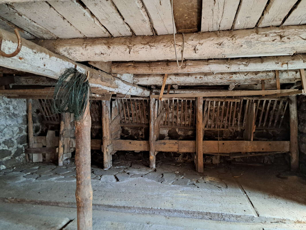 Ancienne ferme commune du Mazet st voy - photo 11