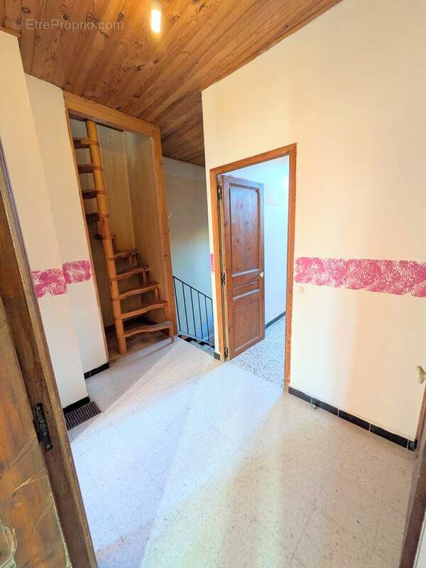 Appartement à CASTELLAR