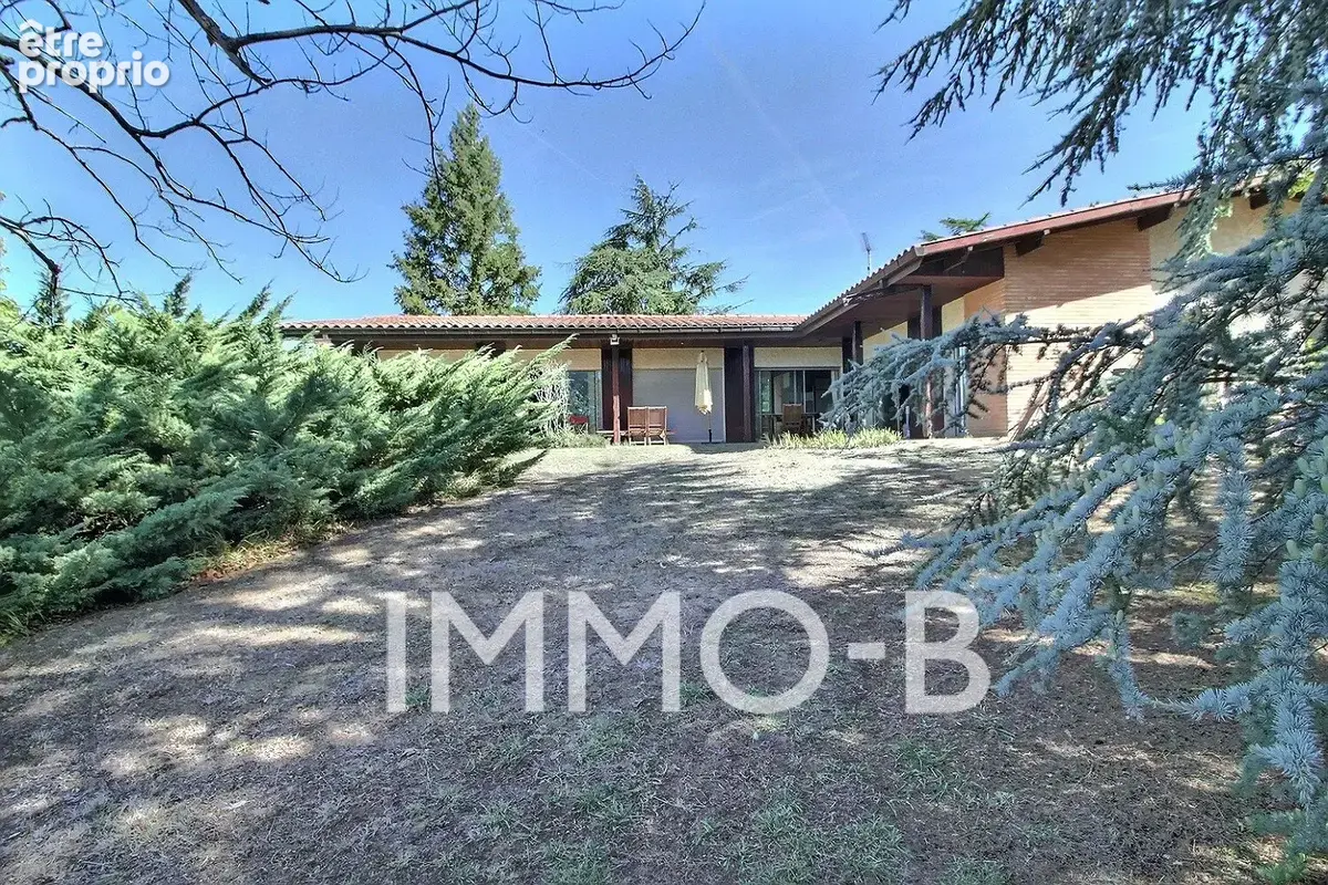Photo Maison à Vigoulet-Auzil au prix de 680 000€