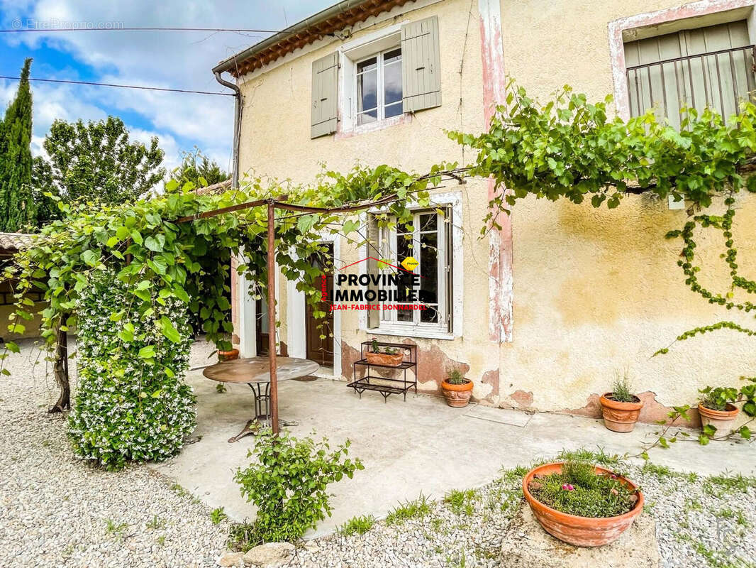 Maison 229 m² à Rochegude  - photo 7