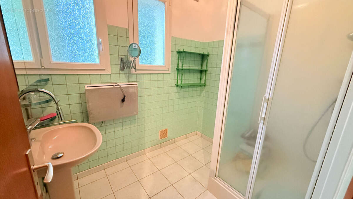 Maison à MENIL-SUR-BELVITTE