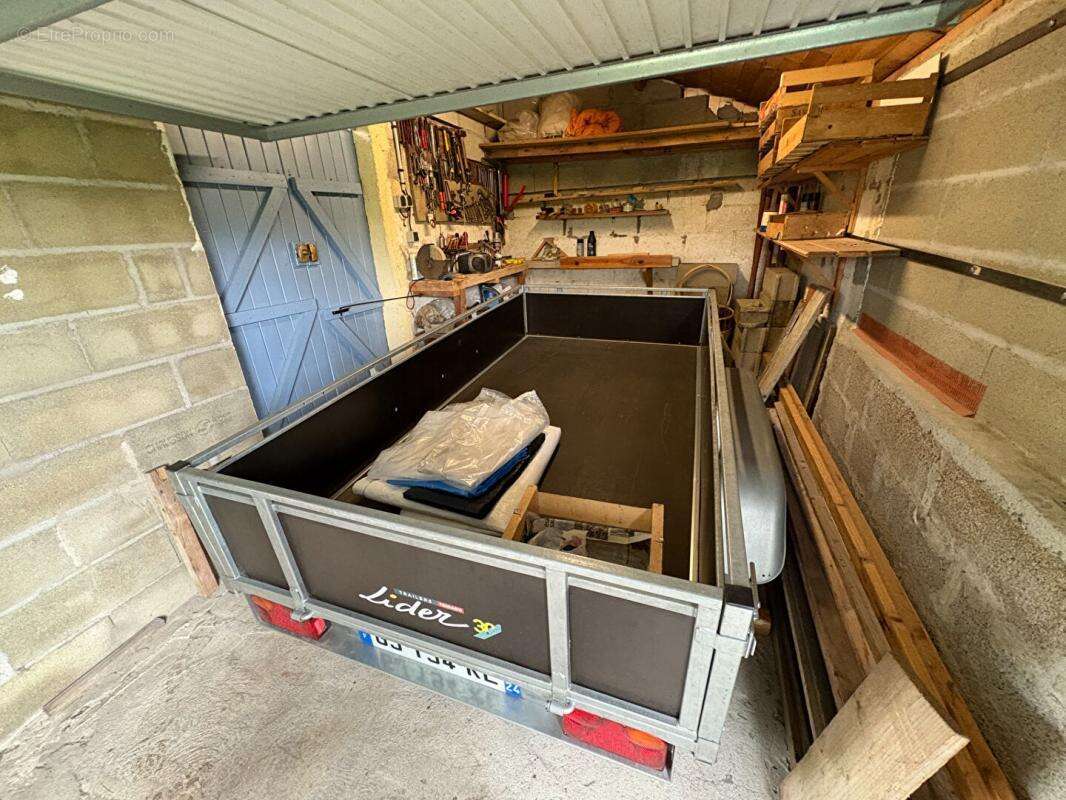 Maison à SAINT-SEURIN-DE-PRATS