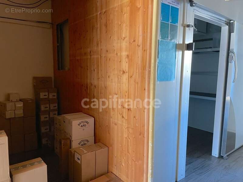 Commerce à FONTCOUVERTE-LA-TOUSSUIRE