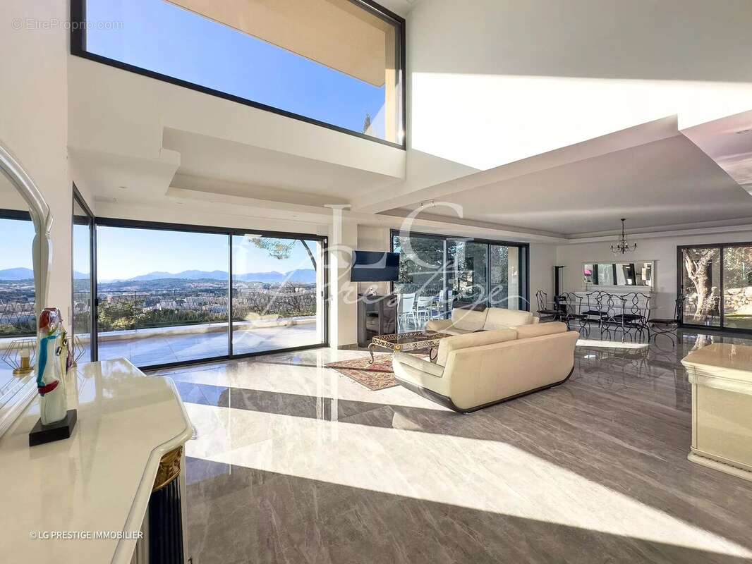 Maison à MOUGINS