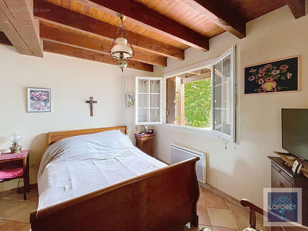Maison à SAINT-MARTIN-LACAUSSADE