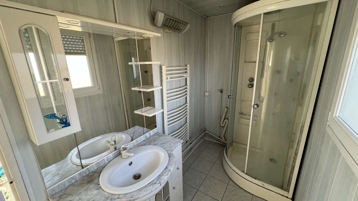 Appartement à AUBOUE