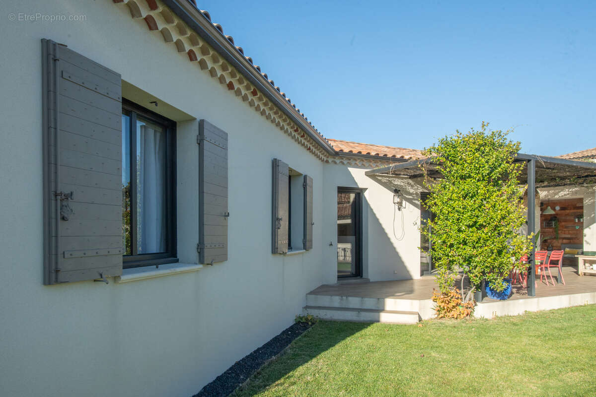 Maison à L'ISLE-SUR-LA-SORGUE