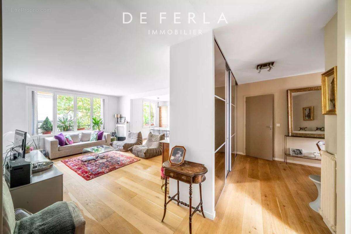 Appartement à PARIS-14E