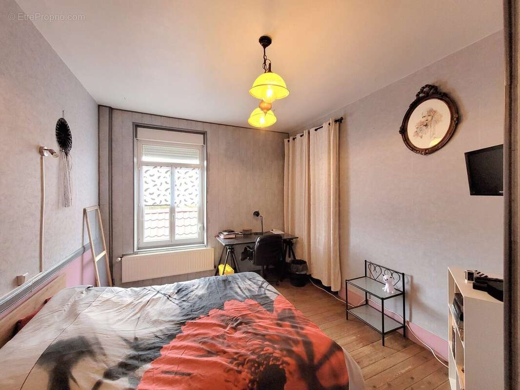 Maison à AVESNES-SUR-HELPE