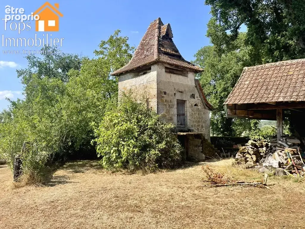 Corps de ferme en pierre avec dépendances et terrain de 3 hectares - photo 4