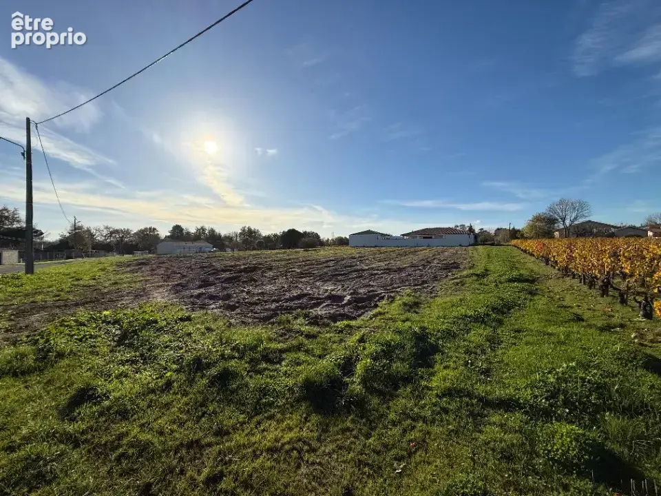 Terrain à CUSSAC-FORT-MEDOC