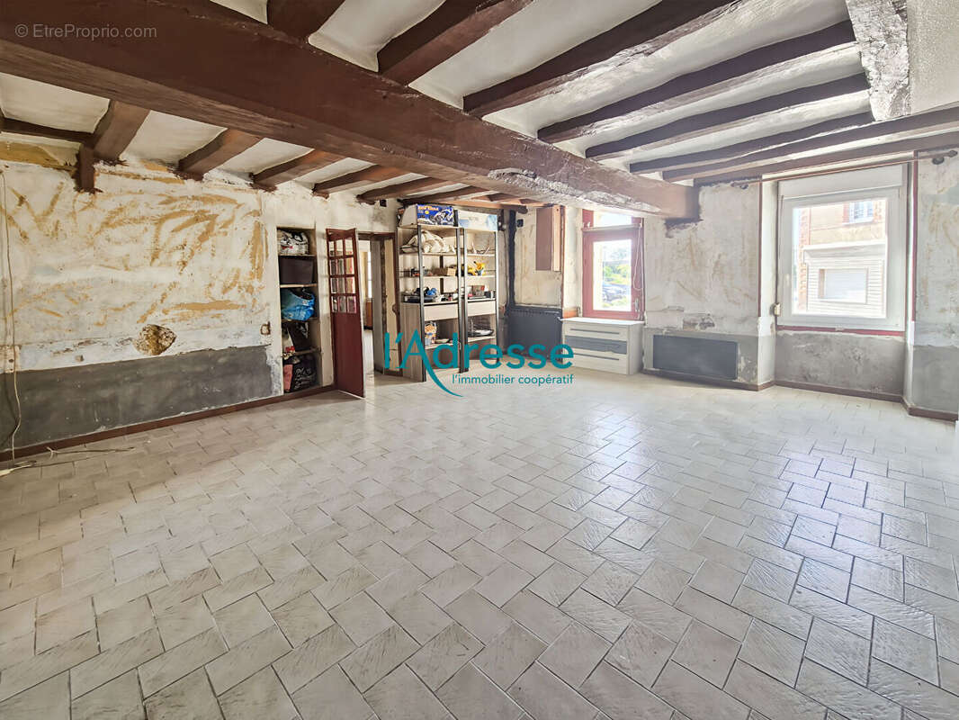 Maison à MONTREVAULT