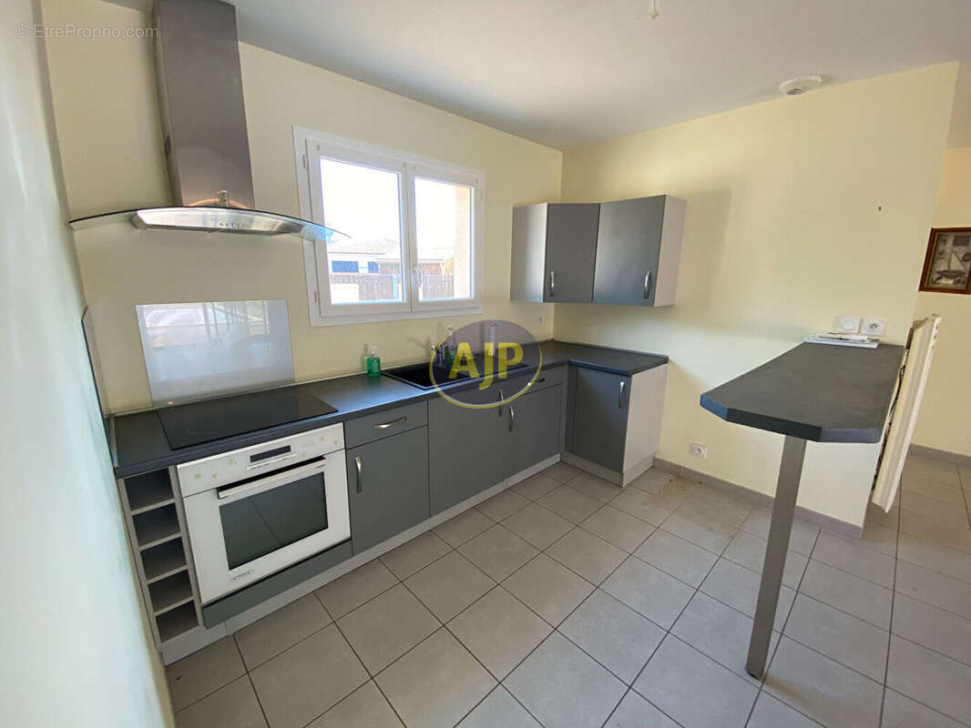 VENDAYS bourg Maison  4 pièce(s) - photo 7