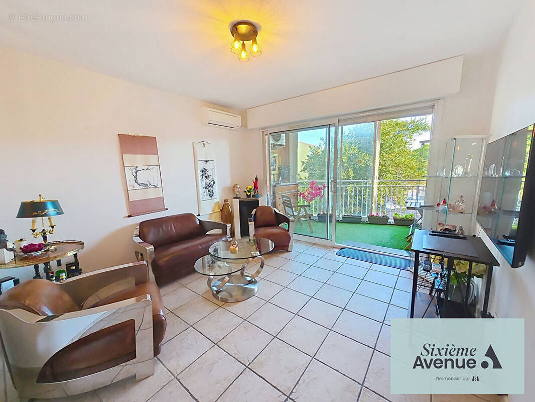 Appartement à SANARY-SUR-MER