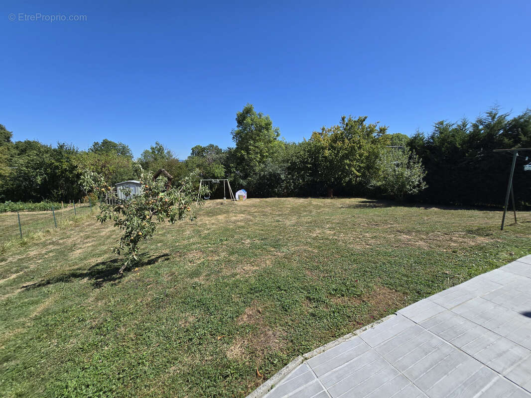 Maison 79 m² à Saint-Sylvestre-Pragoulin  - photo 3