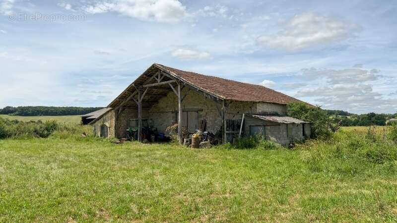 Propriété à vendre 3 pièces Maison 132 m2 avec 40 m2 de garage et grange de 210 m2 BOURNEL (47) - photo 23