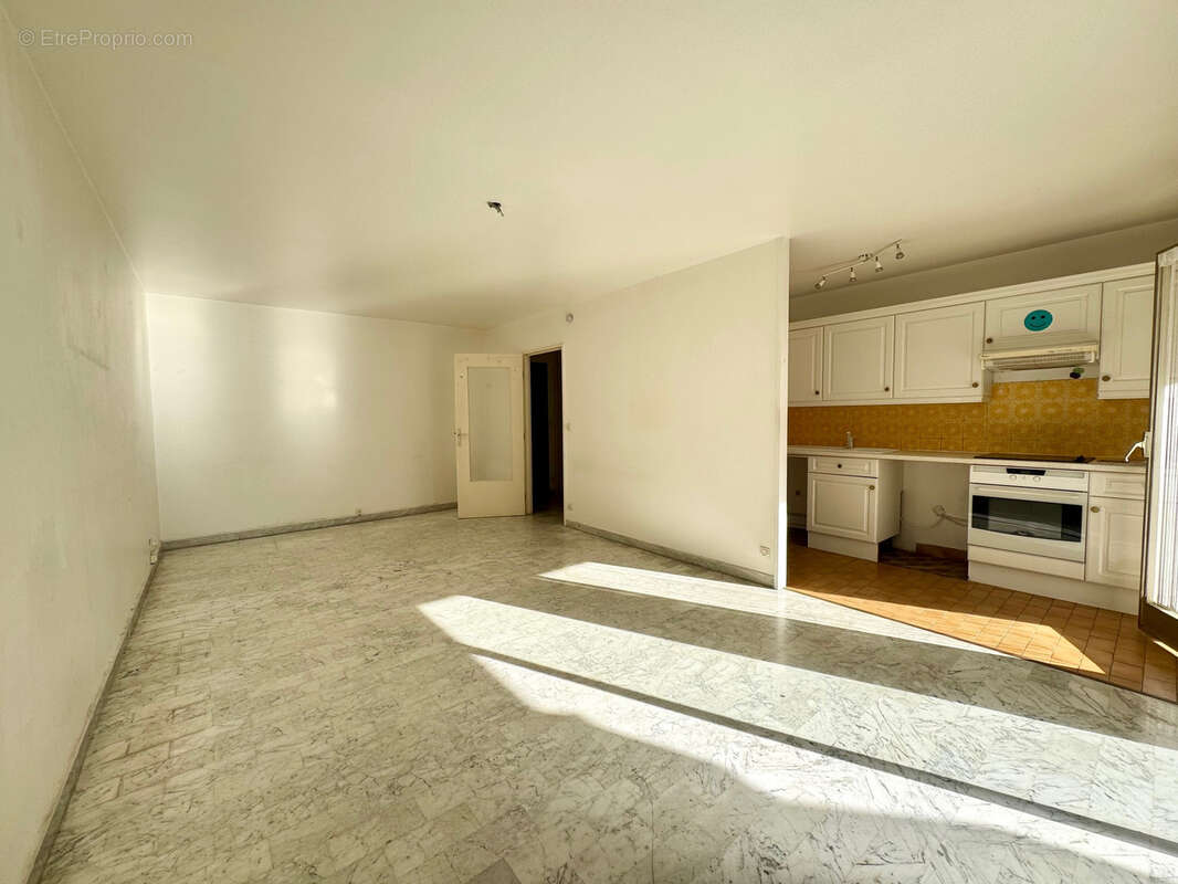 Appartement à VALLAURIS
