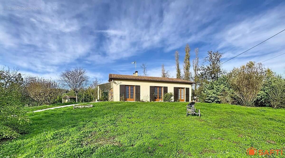 Photo 1 - Maison à MOULIETS-ET-VILLEMARTIN