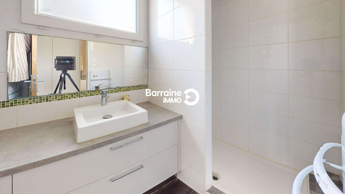 A vendre  maison t9 plougonvelin  proche plage + deux appartements - photo 9