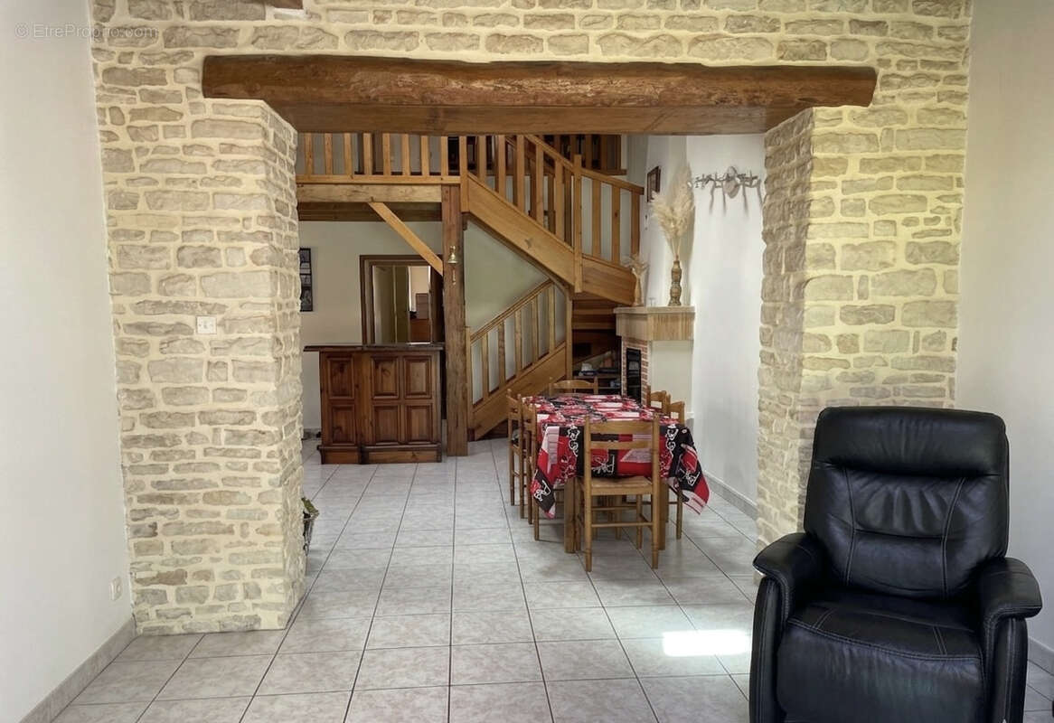 Maison à SAINT-HILAIRE-LA-PALUD