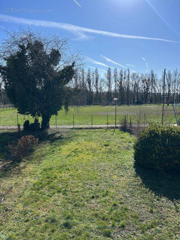 Terrain à NEUILLY-SUR-MARNE