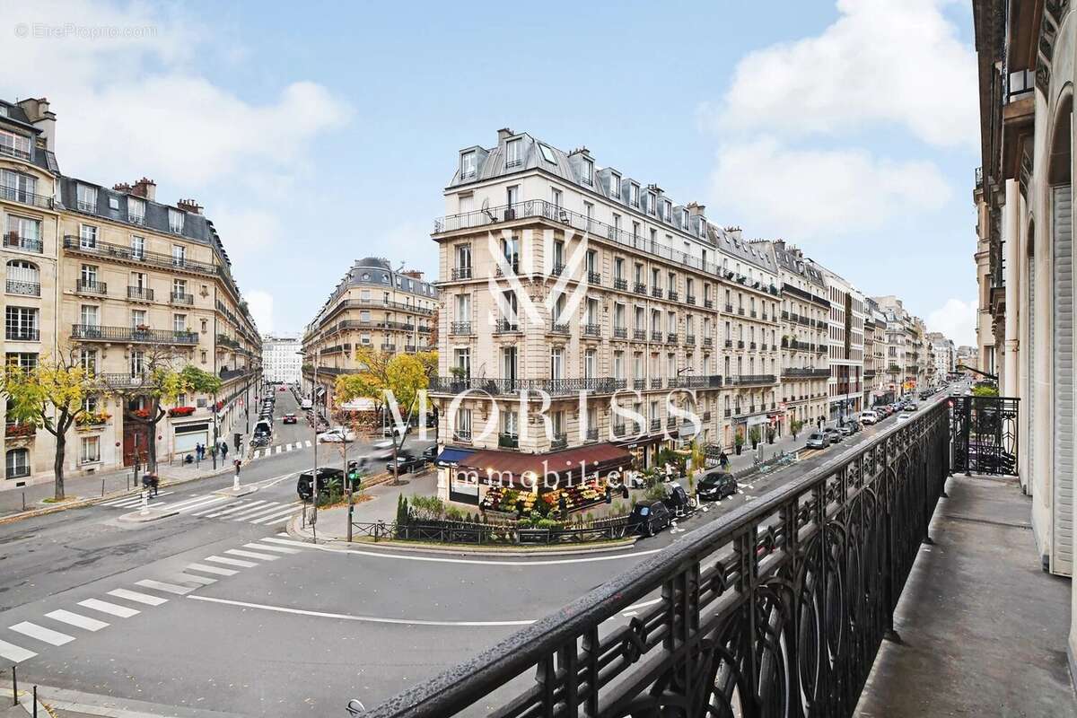 Appartement à PARIS-17E