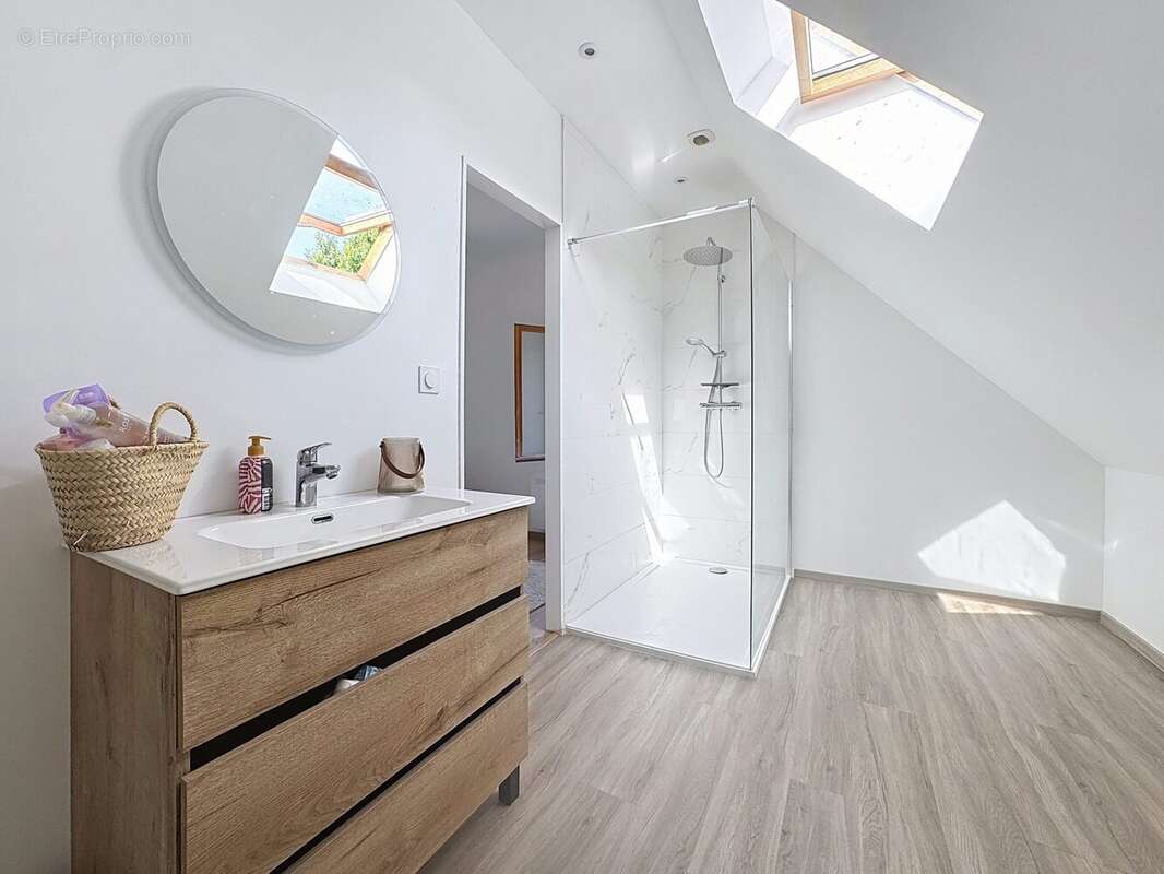Maison 75 m² à Pont-L'eveque  - photo 8