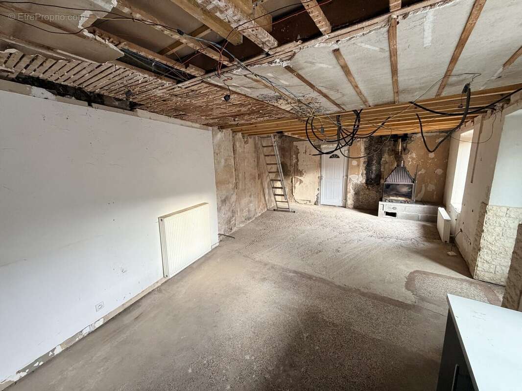 Maison à THIAUCOURT-REGNIEVILLE