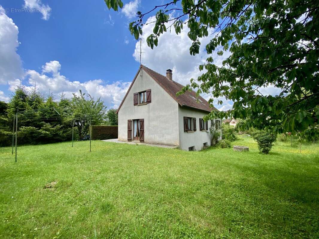 Pignon terrain - Maison à CHEVRU