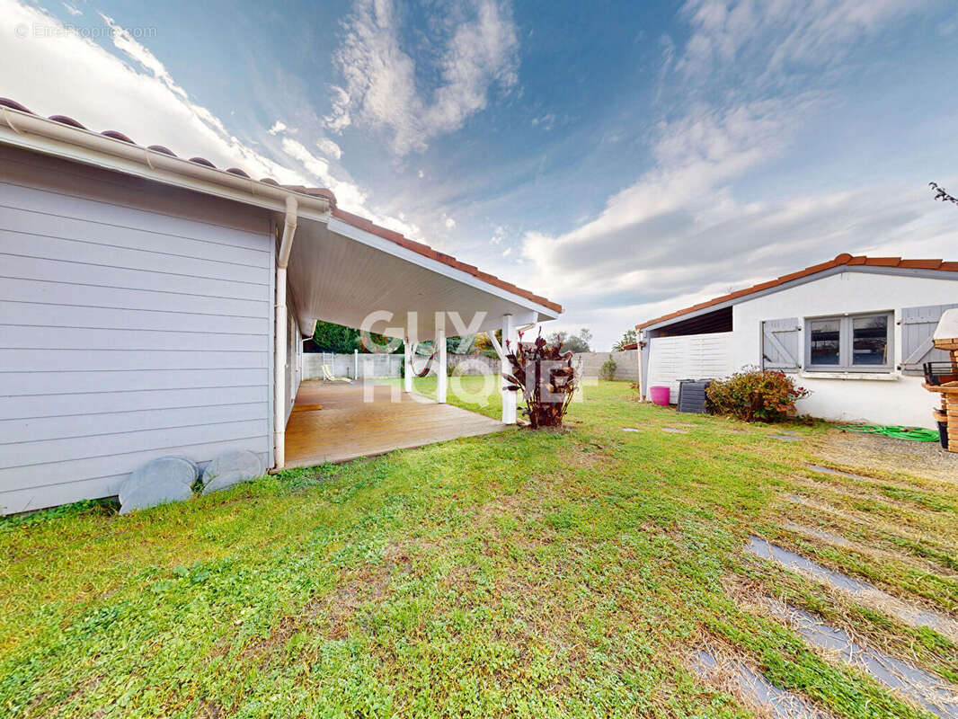 Maison à BENESSE-MAREMNE