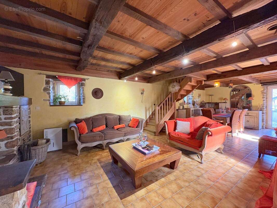 Maison à JULLOUVILLE