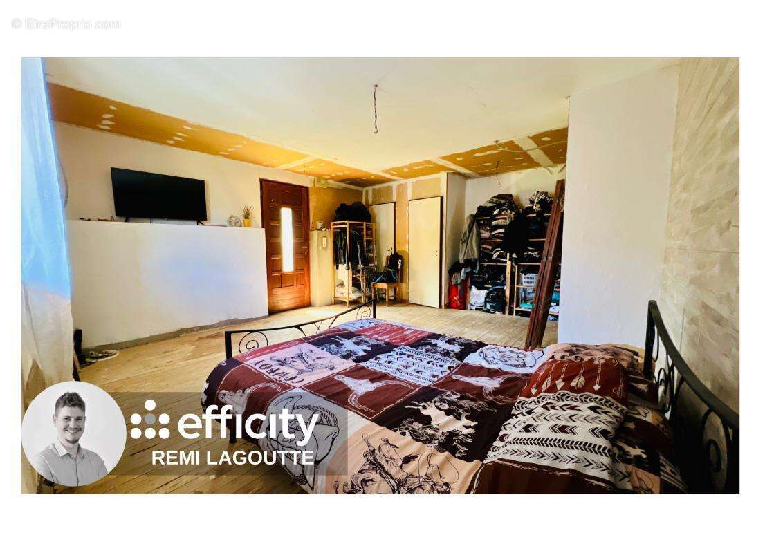 Maison 176 m² à Sainte-Colombe-Sur-Gand  - photo 13