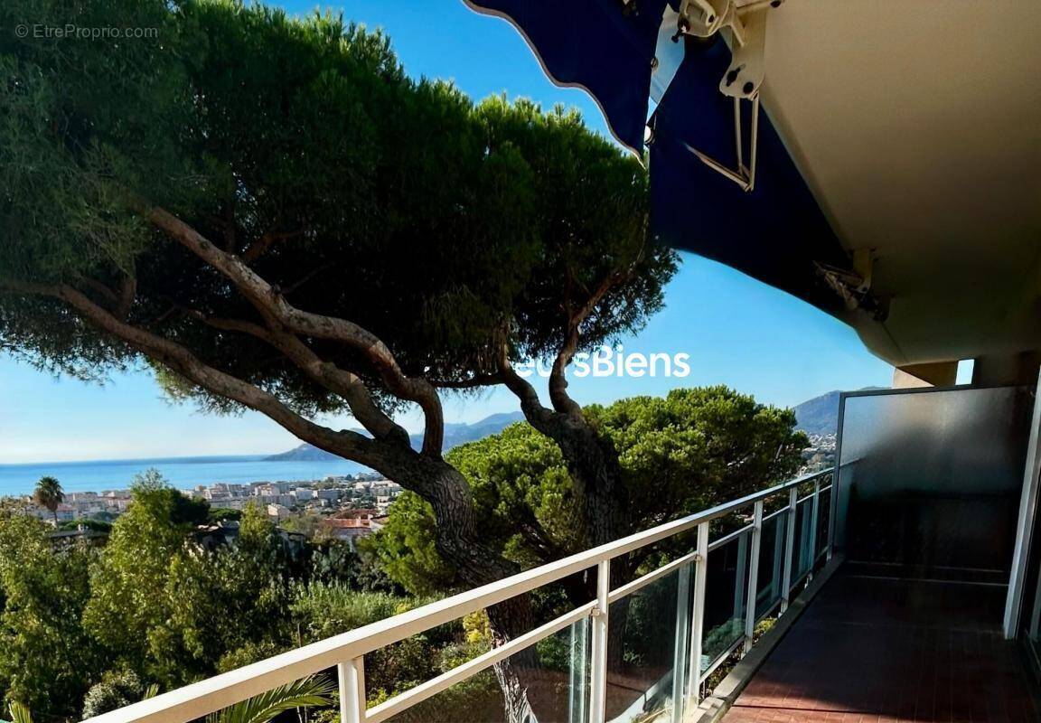 Appartement à LE CANNET