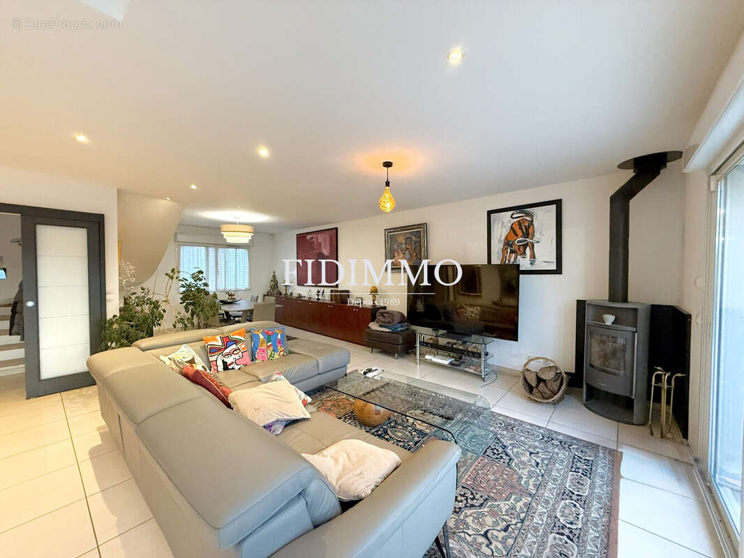 Maison à CHENNEVIERES-SUR-MARNE