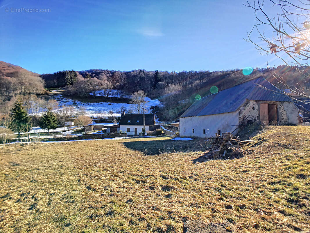 Maison à COMPAINS