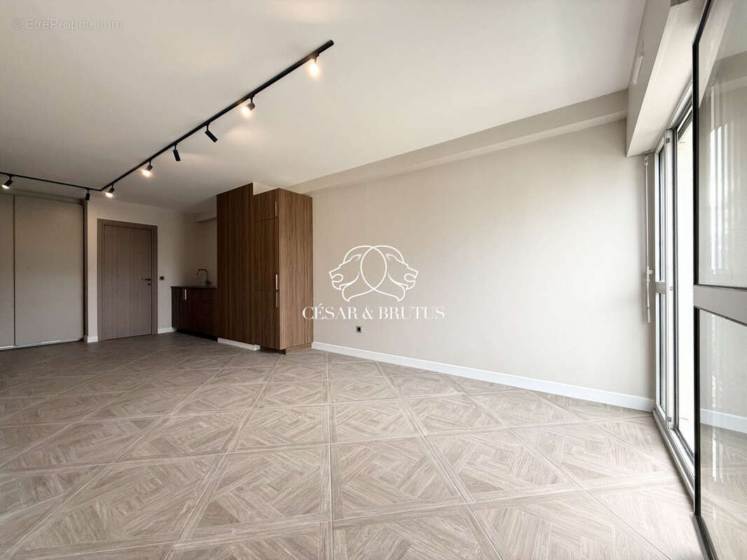 Appartement à PARIS-12E