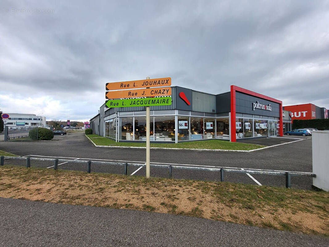 Commerce à VILLEFRANCHE-SUR-SAONE