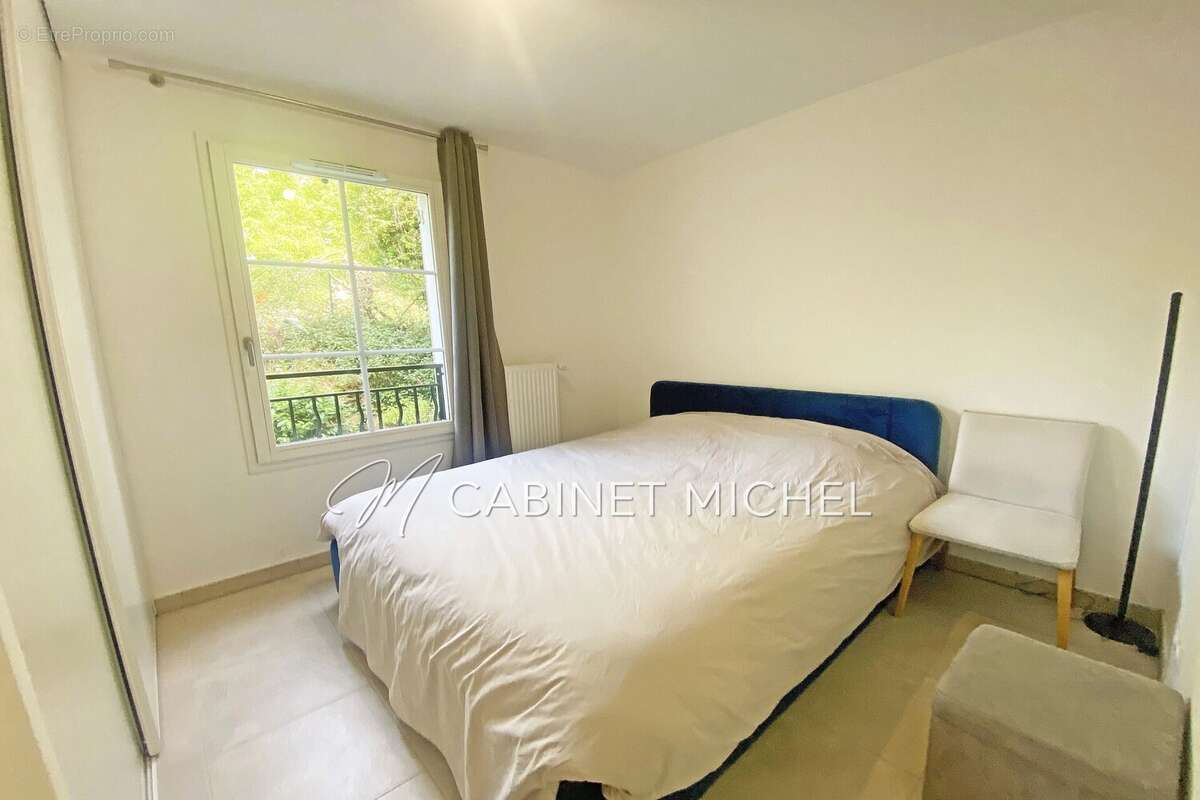 Appartement à ROQUEFORT-LES-PINS
