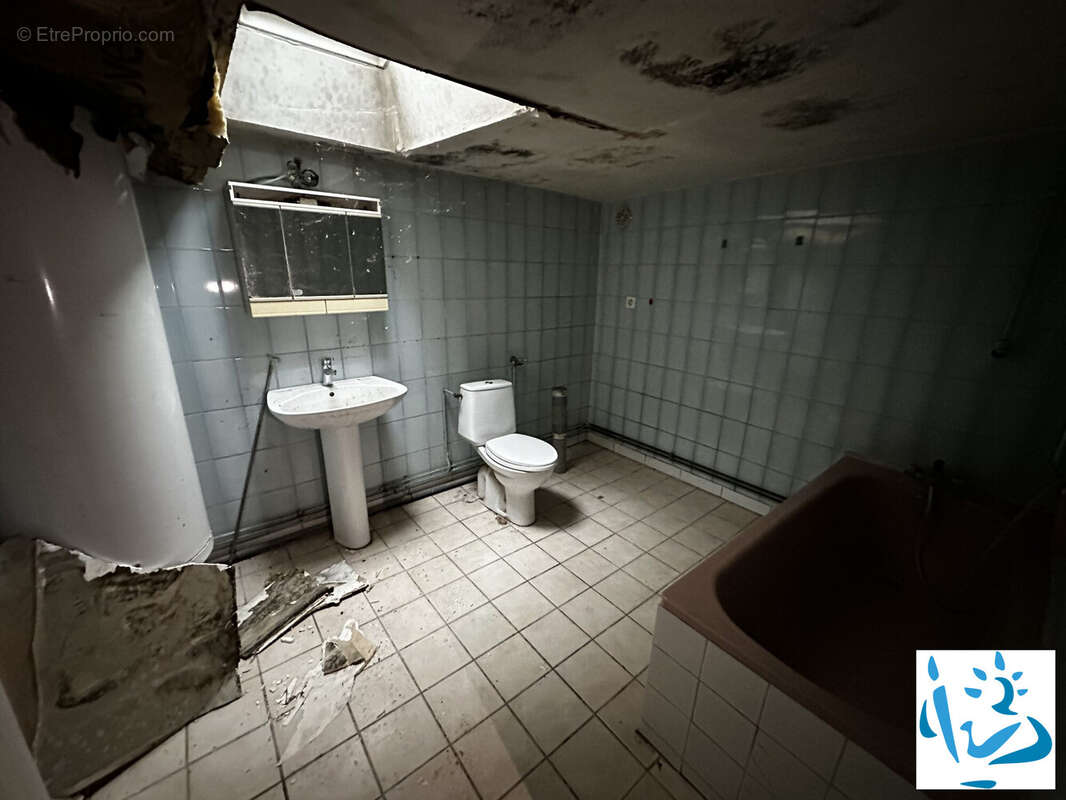 Maison à SAINT-JULIEN-DU-SAULT