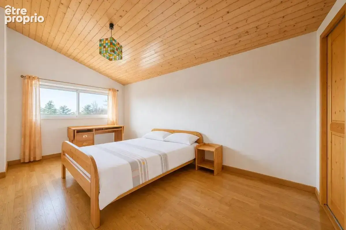 Maison lumineuse de 196 m² à Cubzac-les-Ponts - photo 12
