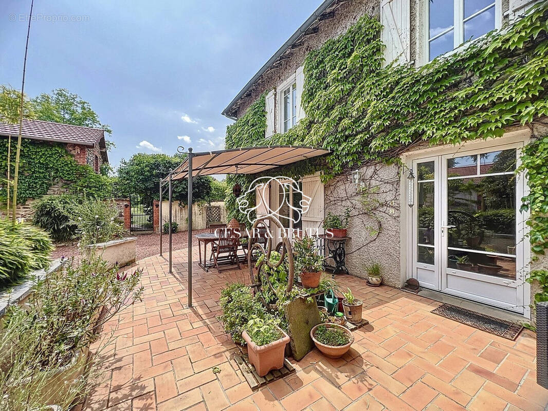 Maison à CORDELLE