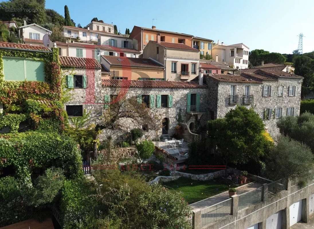 Appartement à LA TURBIE