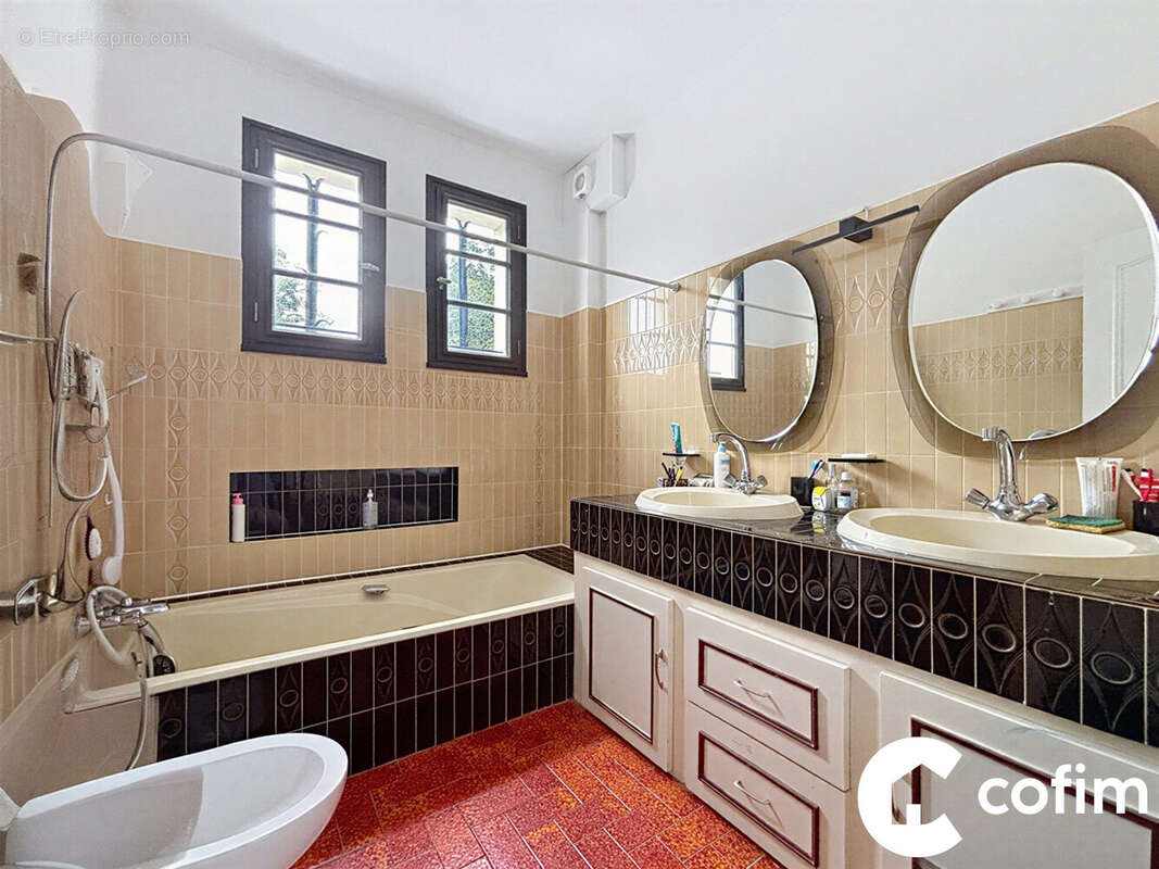 Maison 187 m² à Tarbes  - photo 8