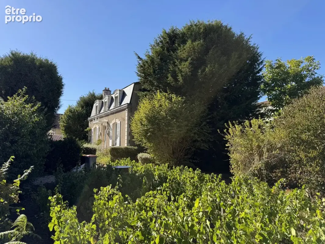 Exclusif auxerre proche centre propriete 7 pieces 225 m² - photo 14