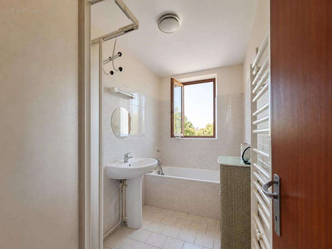 Maison avec dépendance sur 6000m2 de terrain - photo 17