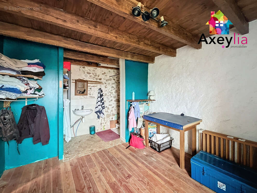 A vendre - proche cours - maison de campagne en pierre avec  4 chambres, terrain avec vue degagee - photo 5