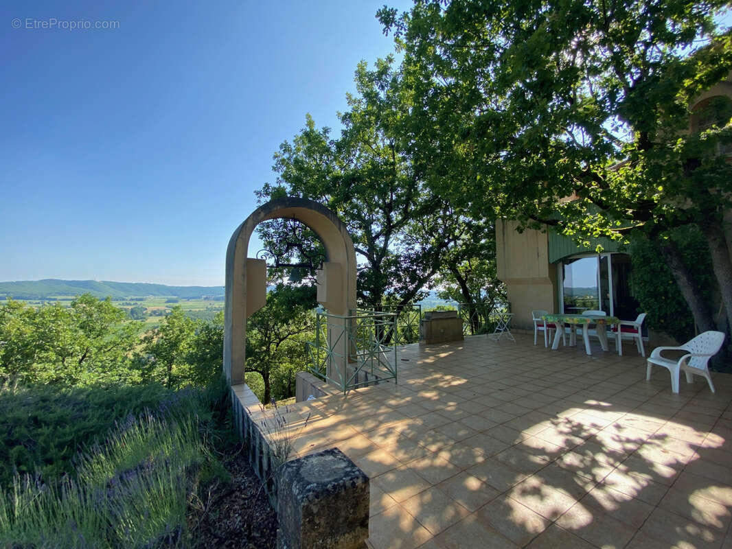 Maison à PUY-L&#039;EVEQUE